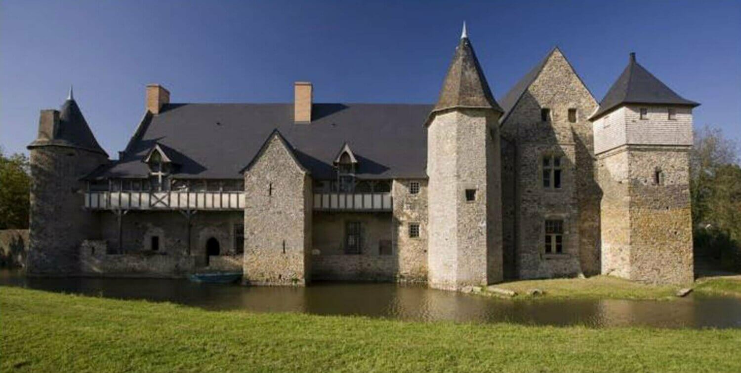 Route Des Joyaux De La Mayenne - 15 Châteaux, Parcs Et Jardins De La Maynne